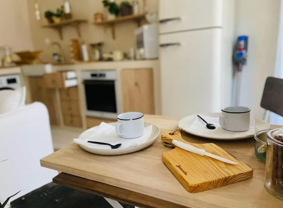 C'Est La Vie… A Marseille Apartment