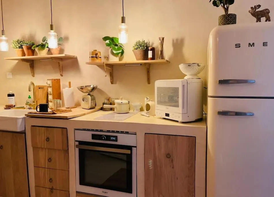C'Est La Vie… A Marseille Apartment 0*,  France